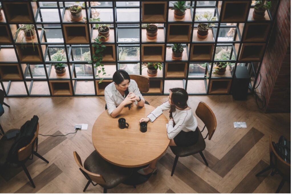 meetup in a cafe