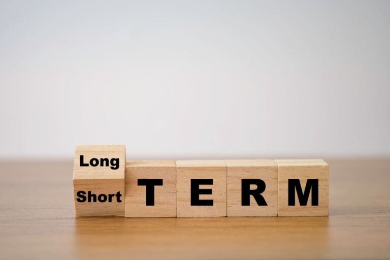 Short Term vs. Long Term HR Strategy to Achieve Business Goals