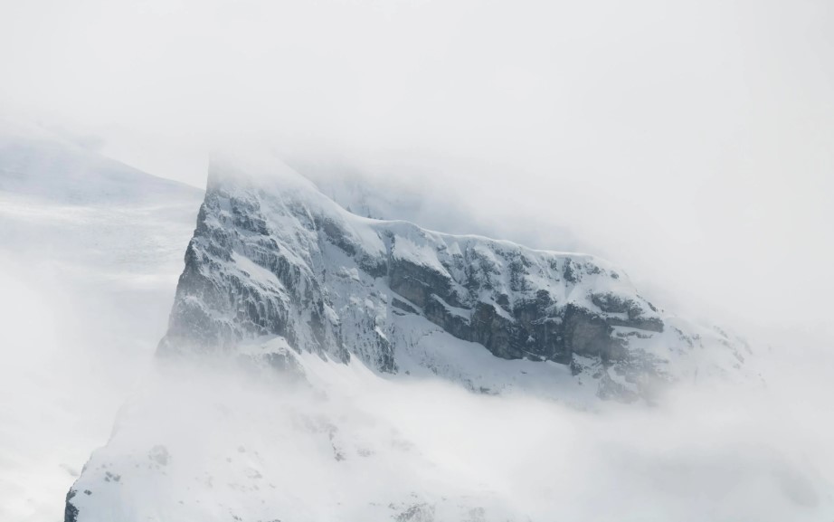 snow mountain scenery
